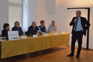 Okrogla miza Kamnik 1